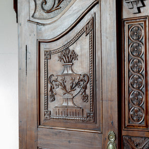 1809 Salemer Bodenseeschrank mit reichen Schnitzereien - Zeitlos Berlin By Drozd
