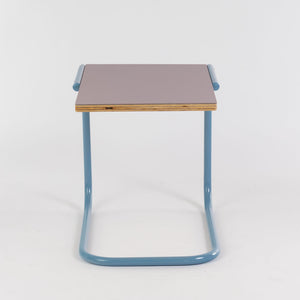 Beistelltisch C-Form soft lilac - Zeitlos Berlin By Drozd