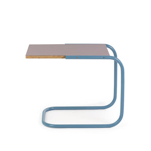 Beistelltisch C-Form soft lilac - Zeitlos Berlin By Drozd