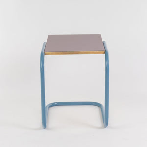 Beistelltisch C-Form soft lilac - Zeitlos Berlin By Drozd
