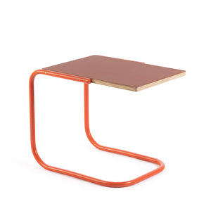 Beistelltisch C-Form - Zeitlos Berlin By Drozd