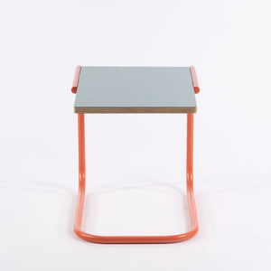 Beistelltisch C-Form - Zeitlos Berlin By Drozd